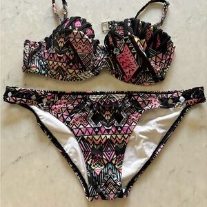 New without tags minkpink bikini set  size large
